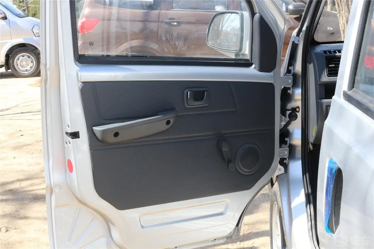 威旺3071.2L 手动 标准型A12 国5驾驶员侧车门内门板
