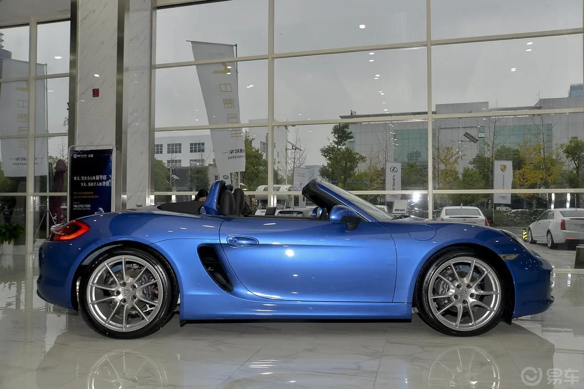 BoxsterBoxster 2.7 Style Edition正侧车头向右水平