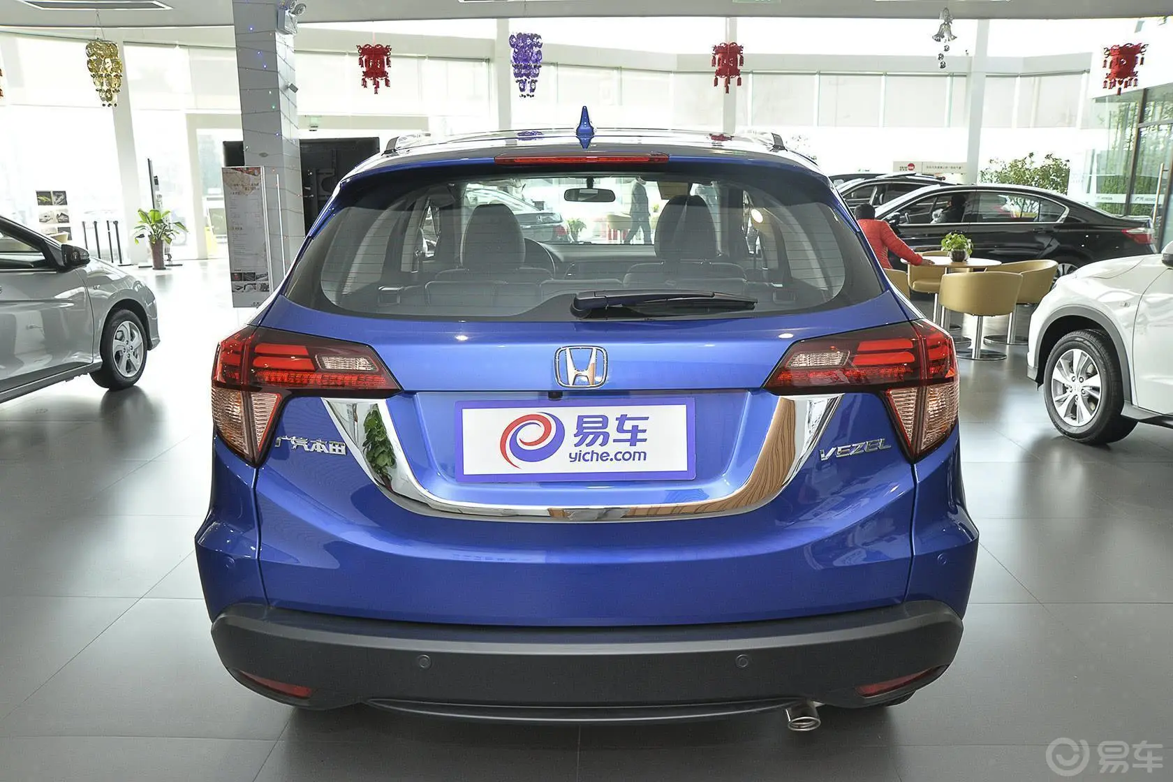 缤智1.8L CVT 两驱 豪华型正后水平