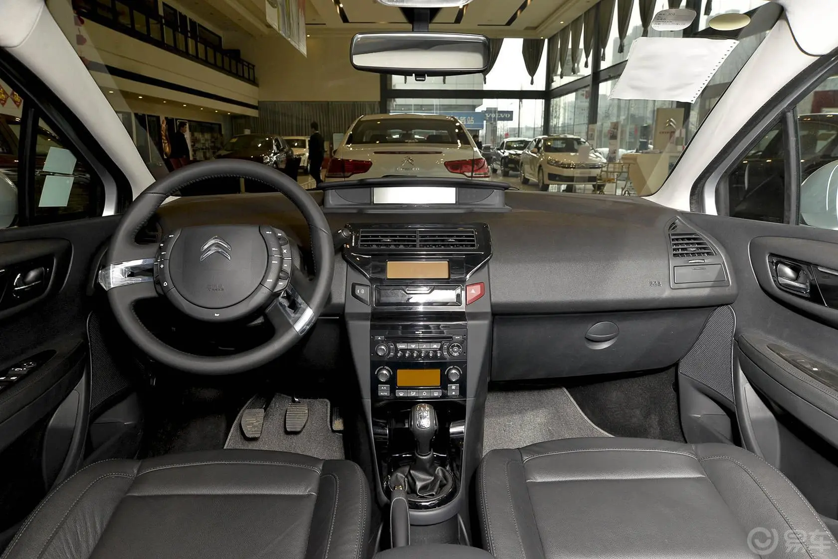 世嘉三厢 1.6L 手动 品尚型 VTS版驾驶员侧车门内门板