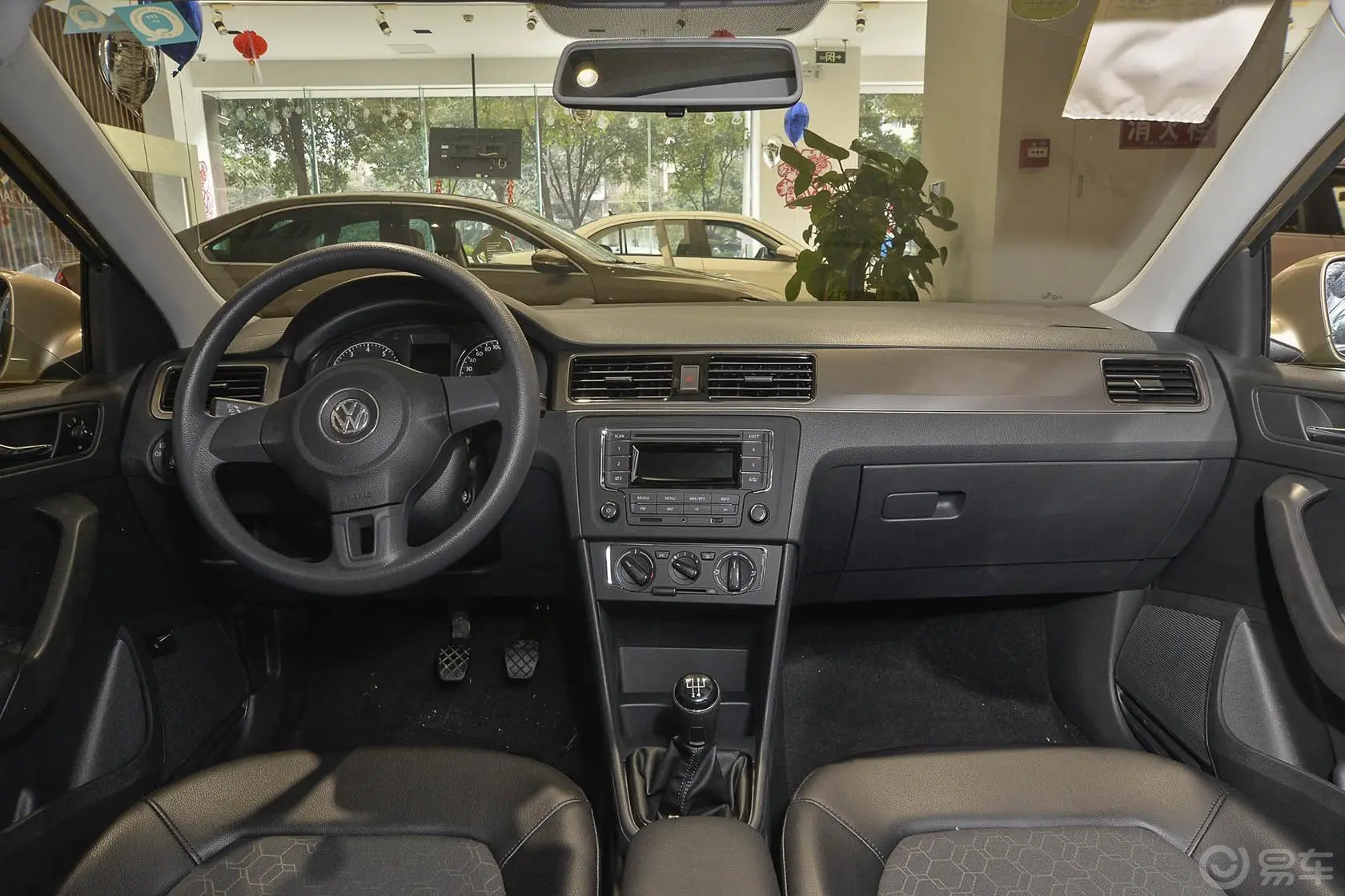 桑塔纳1.4L 手动 舒适版前排车顶中央控制区