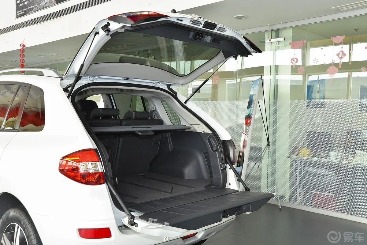 科雷傲(进口)改款 2.0L 两驱 舒适版行李厢开口范围