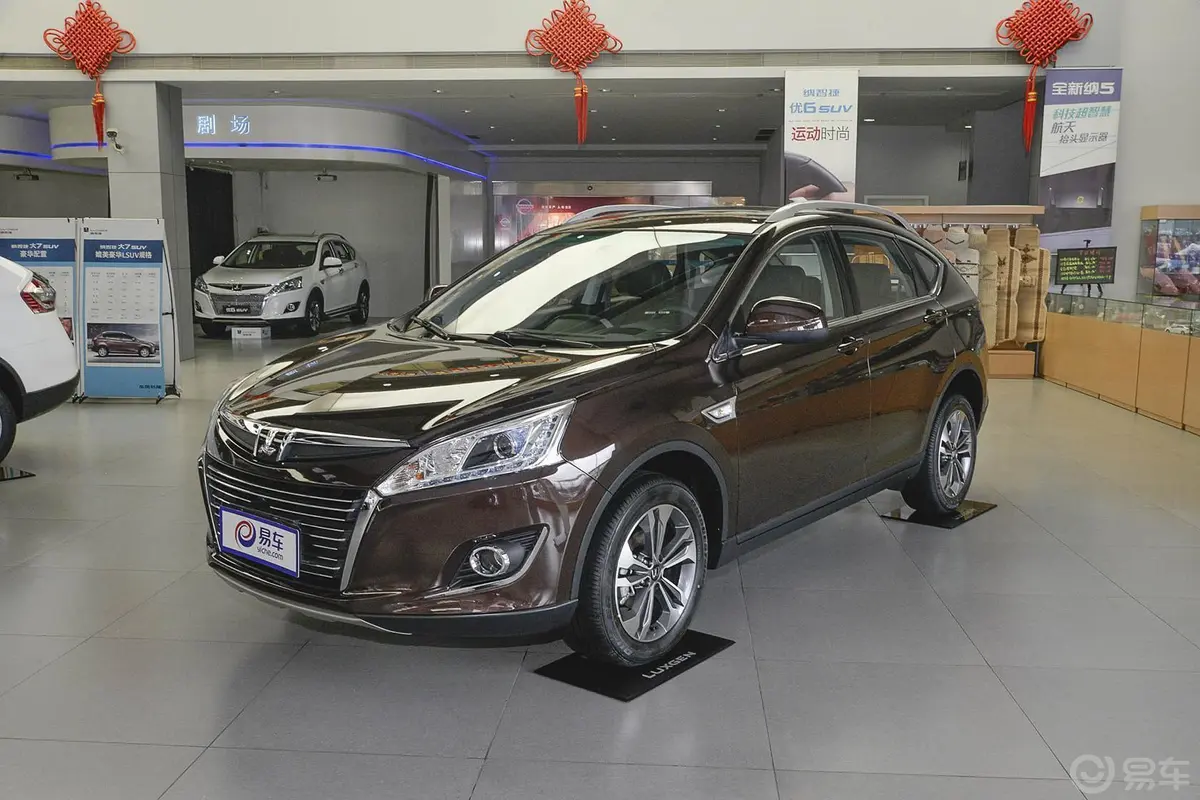 优6 SUV1.8T 魅力型侧前45度车头向左水平