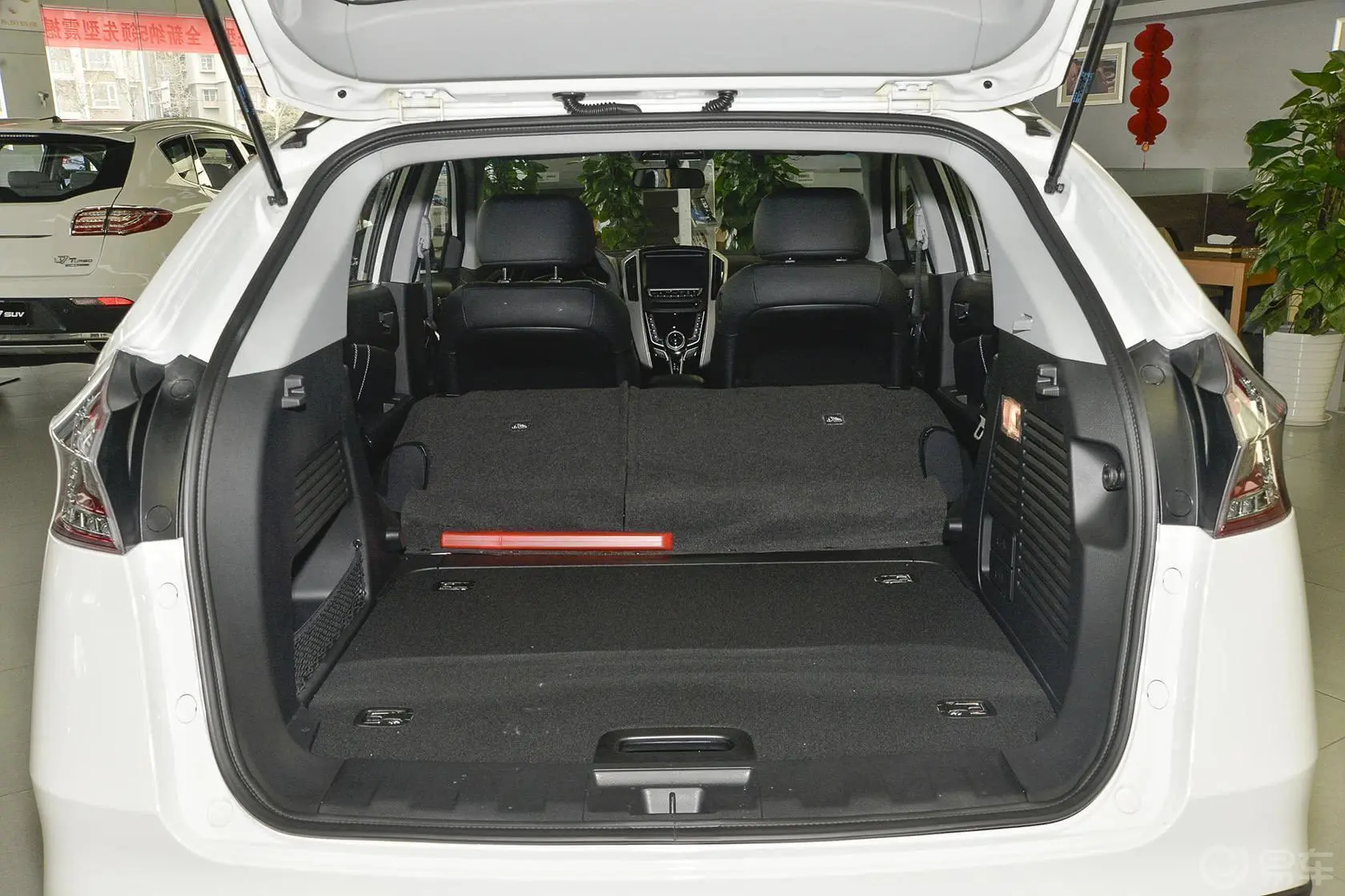 优6 SUV1.8T 时尚型行李箱空间（后排全放倒）