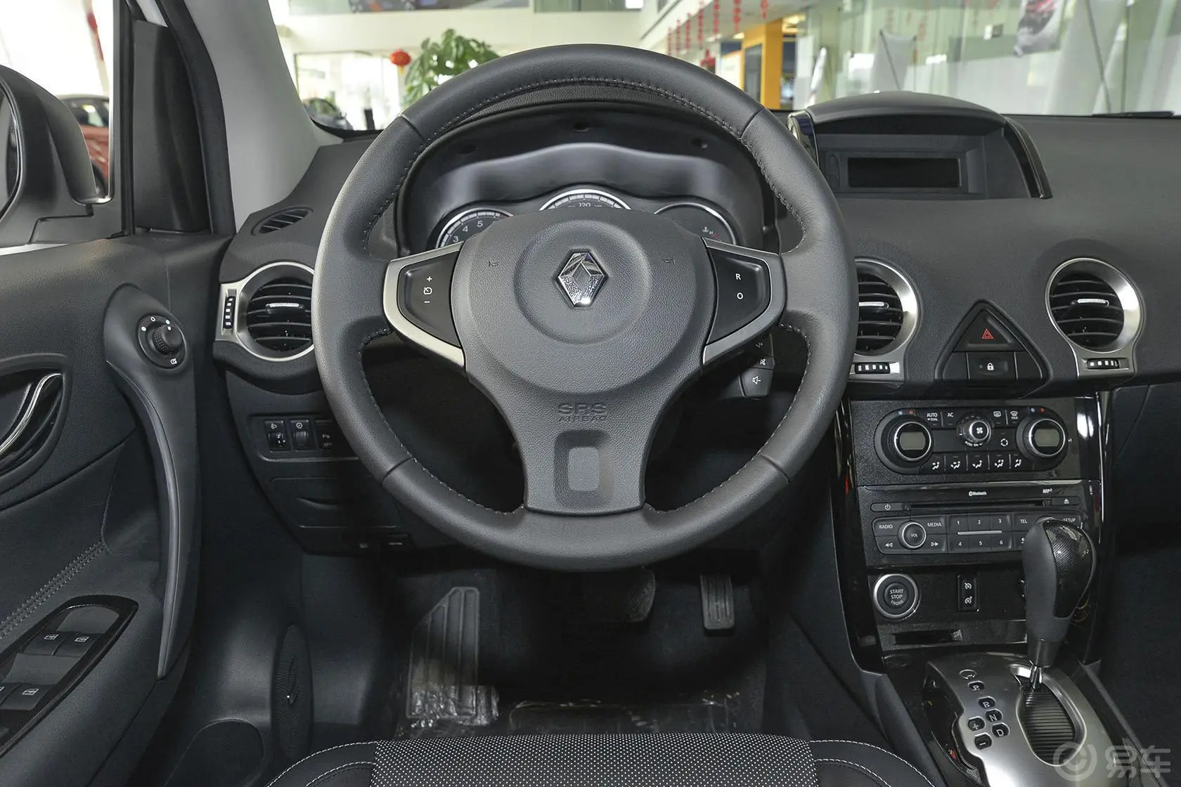 科雷傲(进口)改款 2.0L 两驱 舒适版驾驶位区域