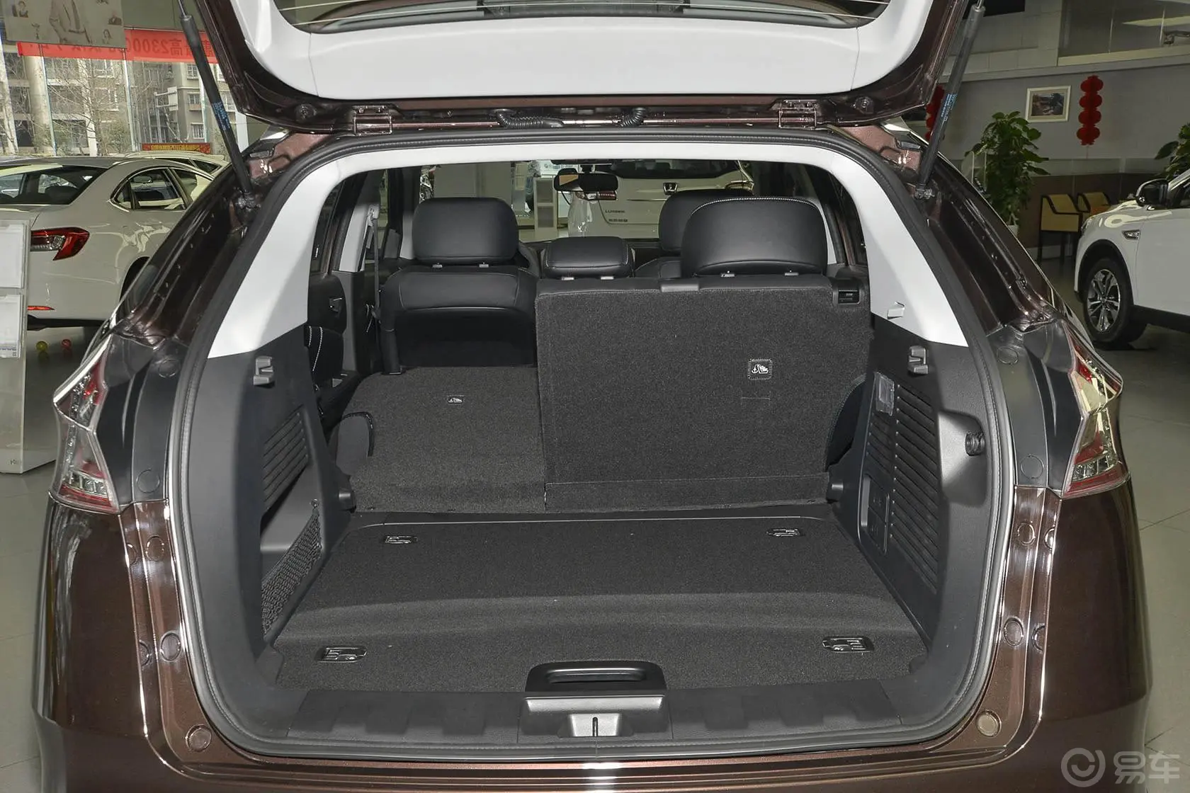 优6 SUV1.8T 魅力型行李箱空间（后排左放倒）