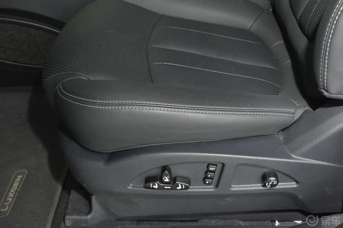大7 SUV2.2T 自动 两驱 智慧型座椅调节键