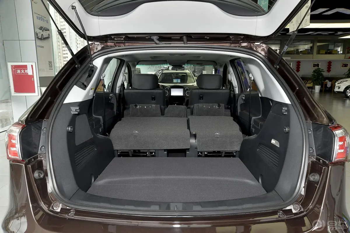 大7 SUV2.2T 自动 两驱 智慧型行李箱空间（后排全放倒）