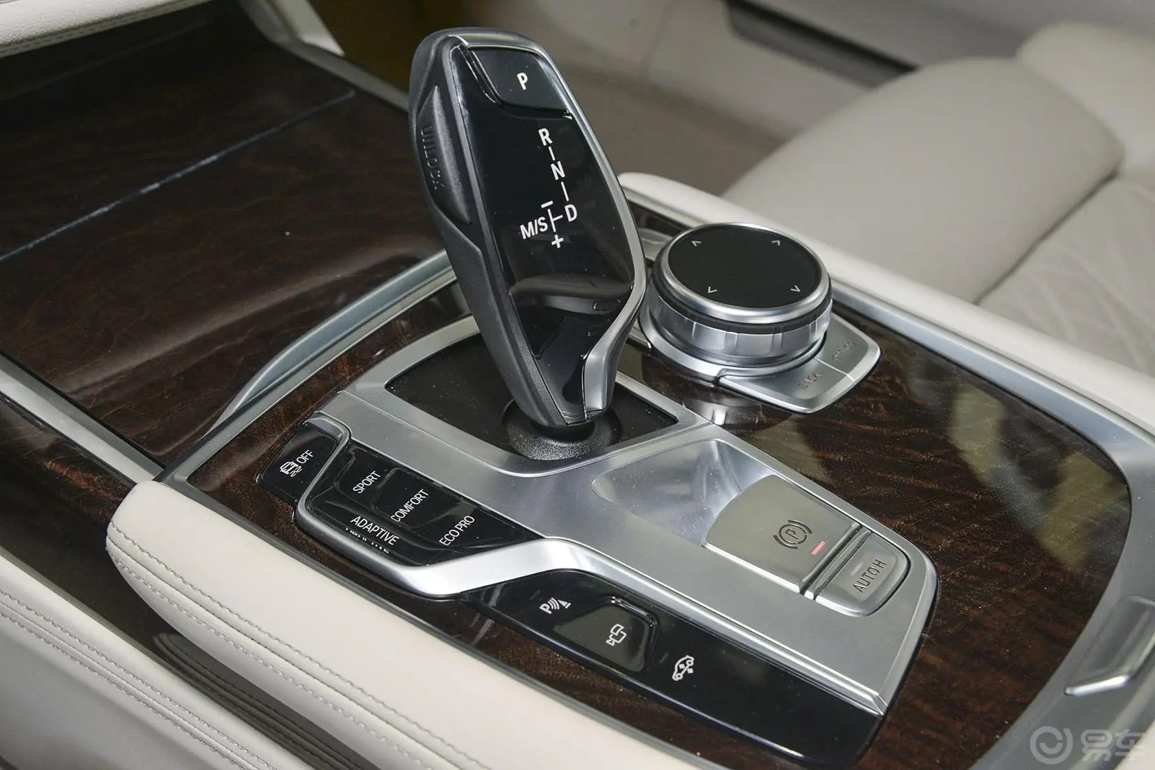 宝马7系750Li xDrive 四座版换挡杆