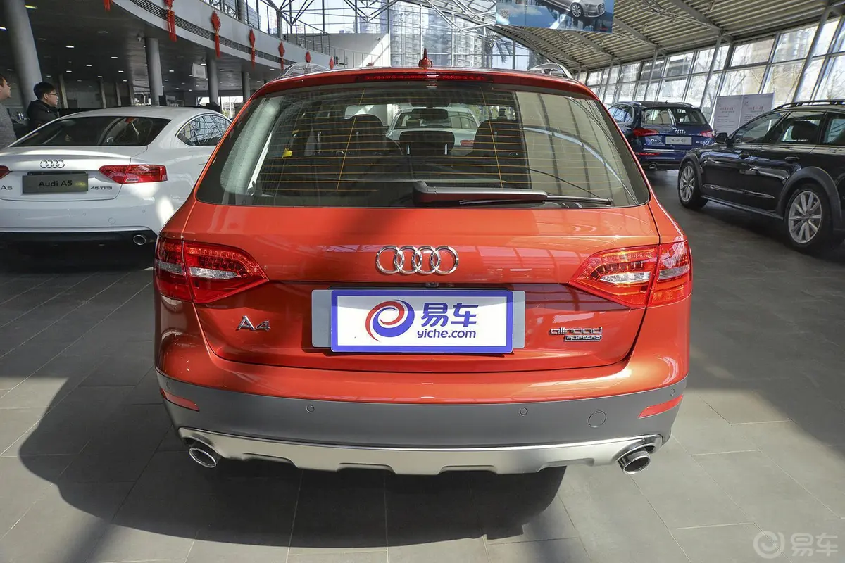 奥迪A4(进口)40TFSI allroad quattro正后水平