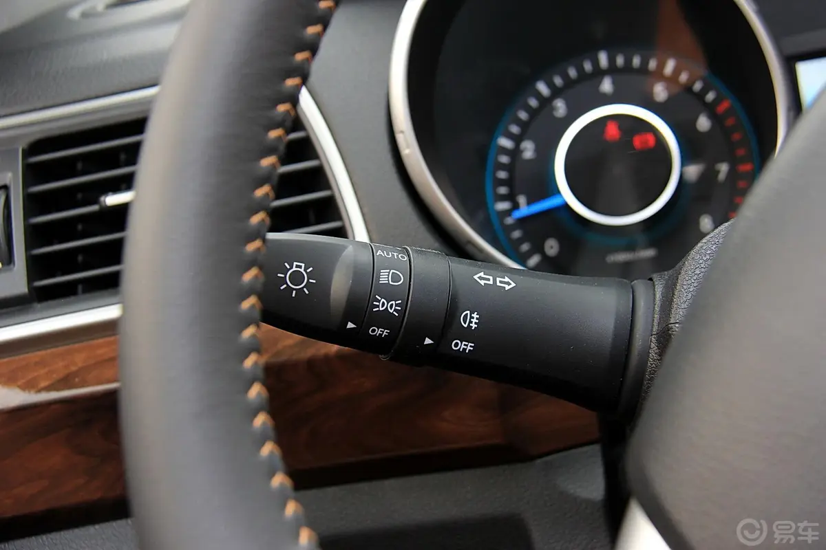 威旺S50欢动版 1.5T 手动 舒适版大灯远近光调节柄