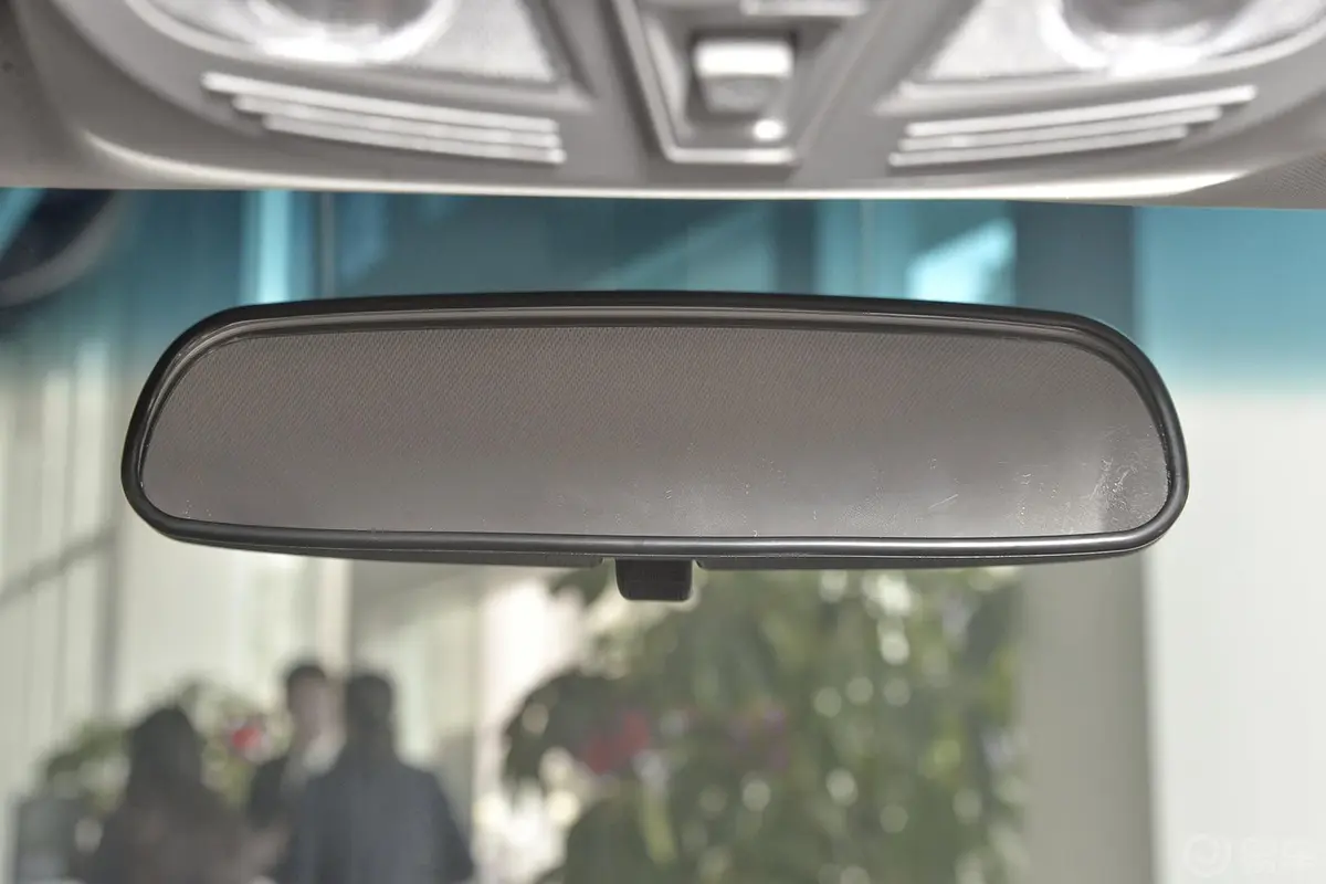 帝豪RS 1.5L CVT 向上版内后视镜