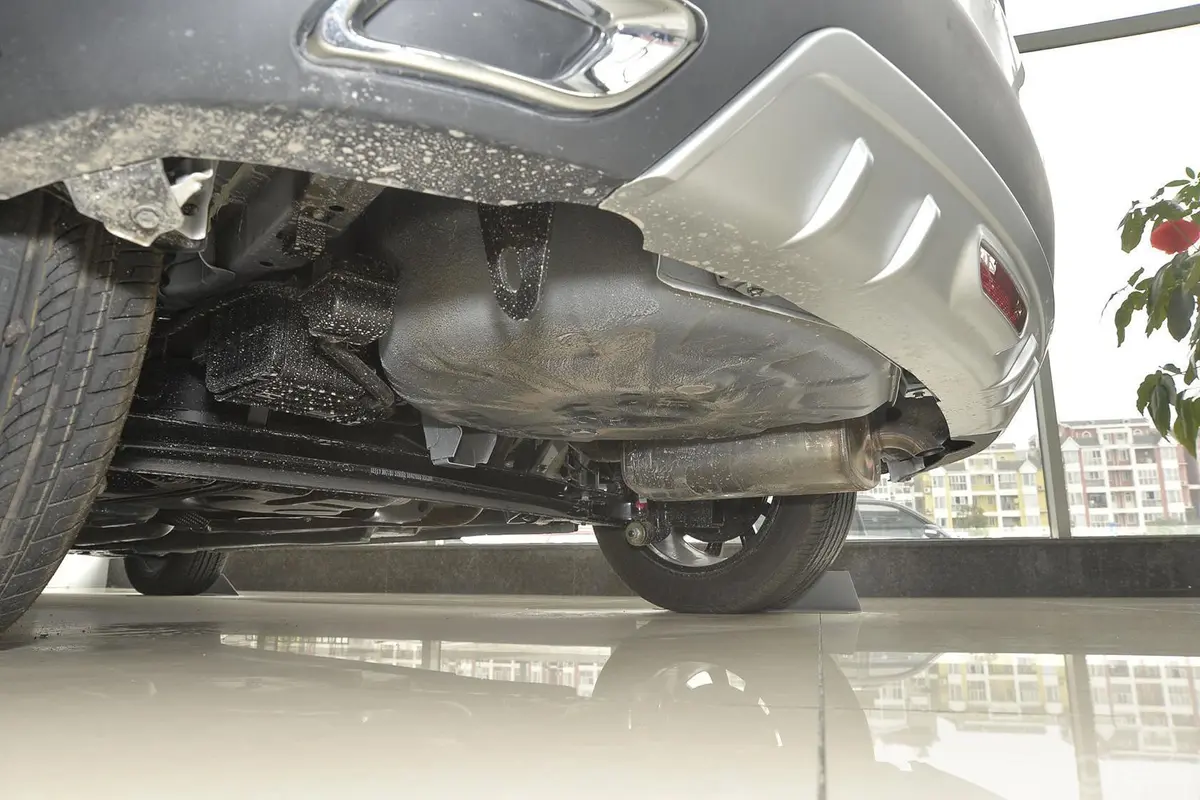 帝豪RS 1.5L CVT 向上版排气管（排气管装饰罩）