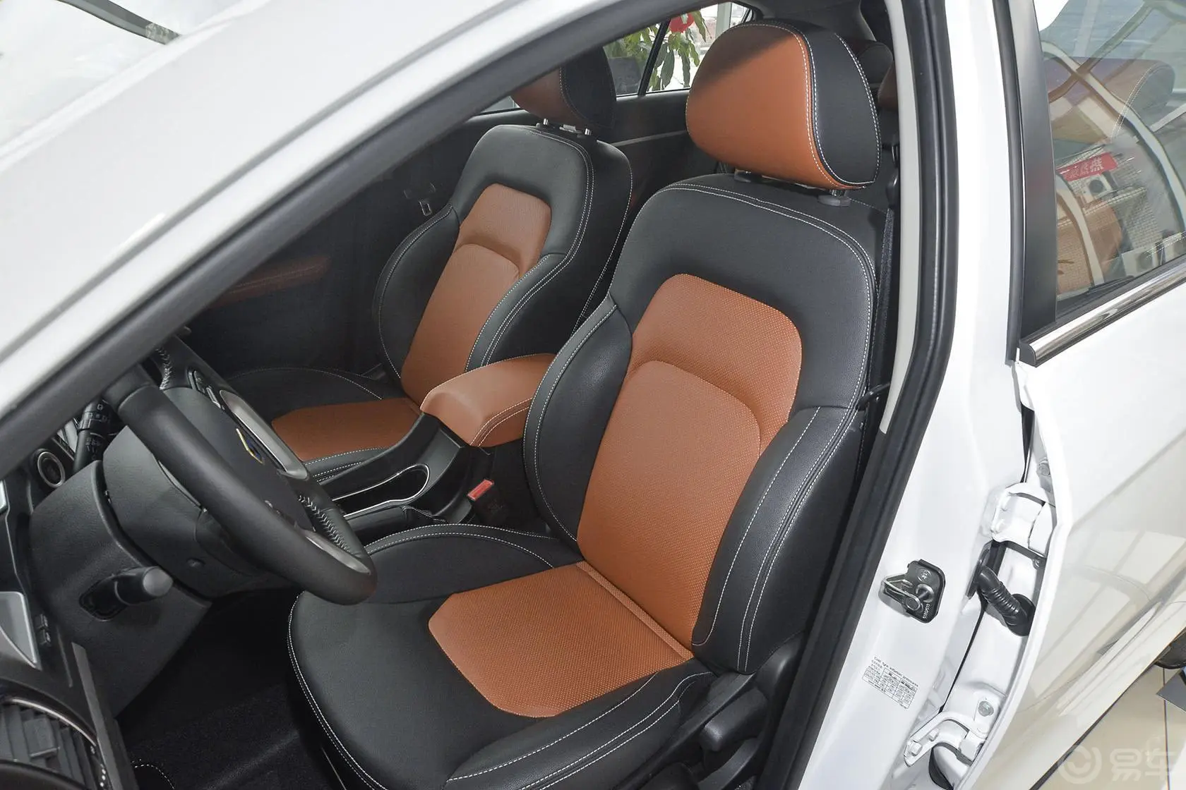 帝豪RS 1.5L CVT 向上版驾驶员座椅