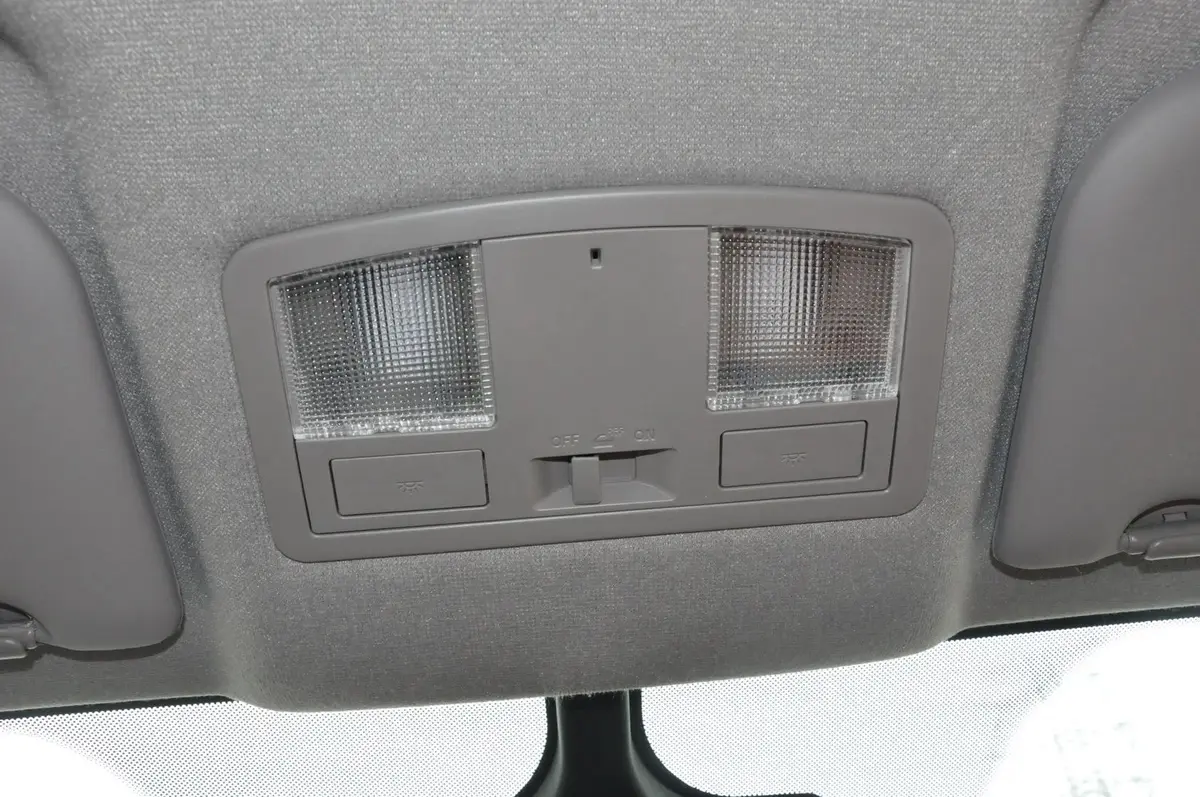 海马S51.6L 手动 豪华型科技版前排车顶中央控制区