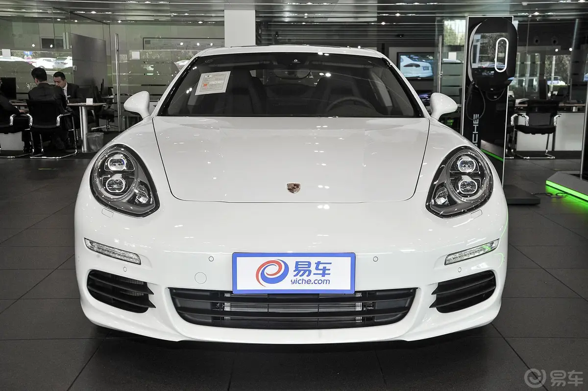 Panamera E-HybridPanamera S E-Hybrid 3.0T正前水平