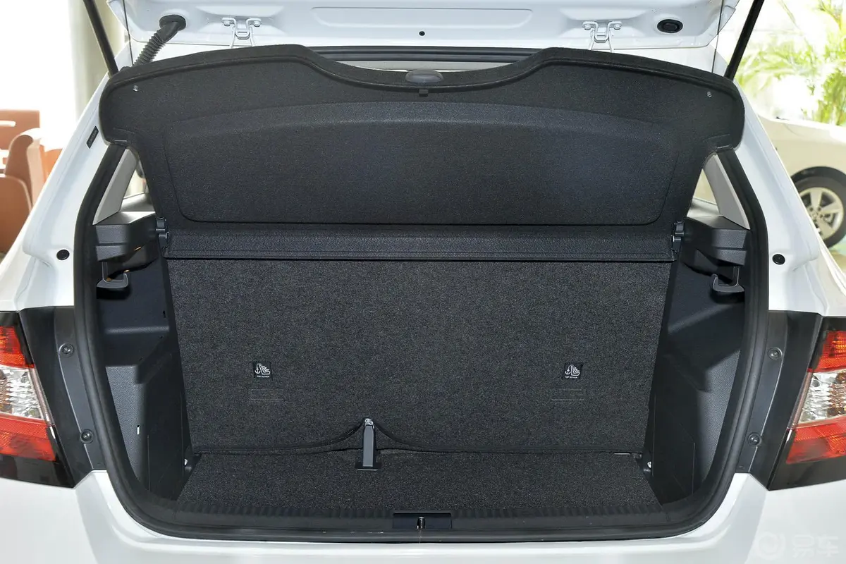晶锐1.6L 自动 创行版行李箱空间