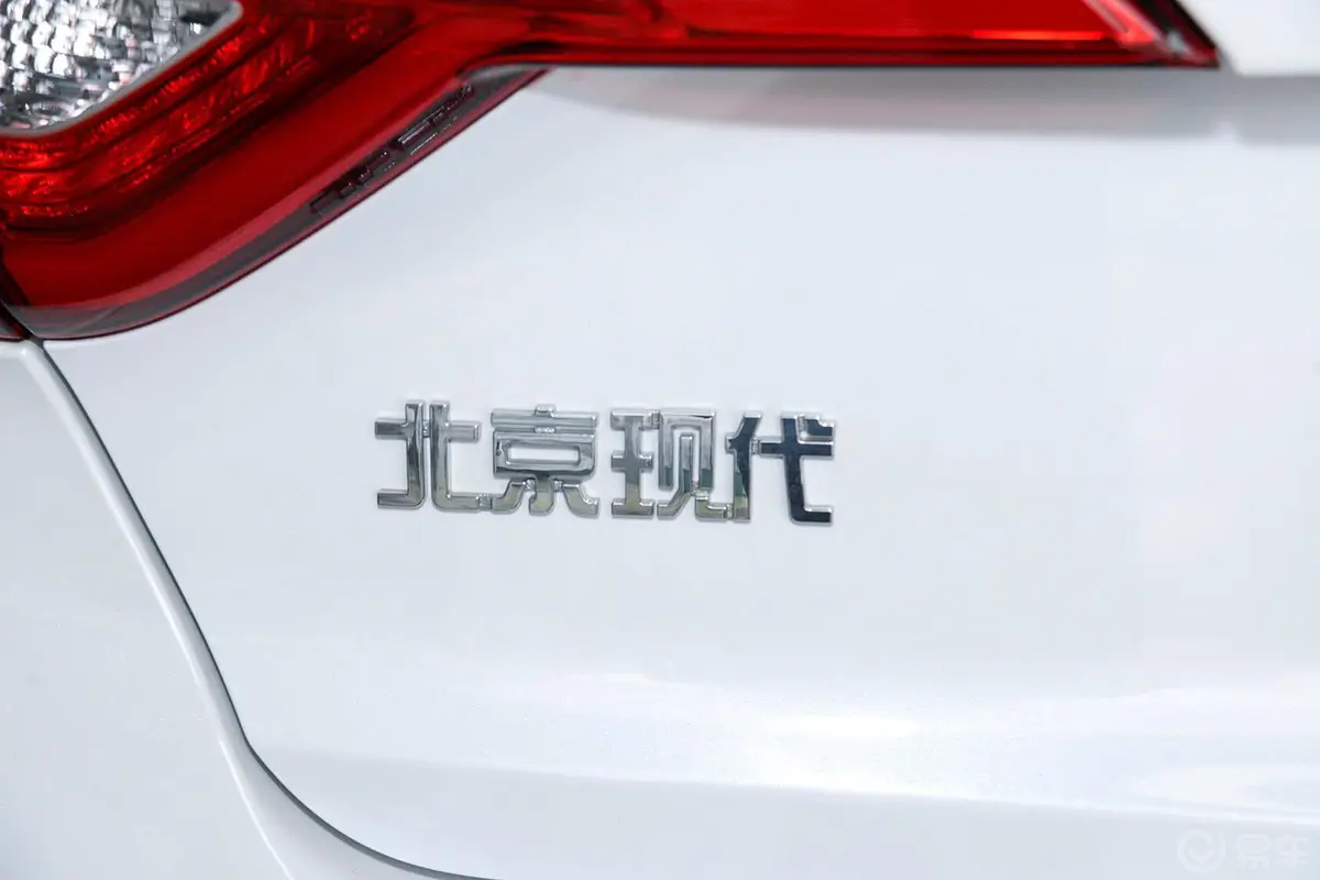 索纳塔2.4L 自动 LUX 至尊型外观