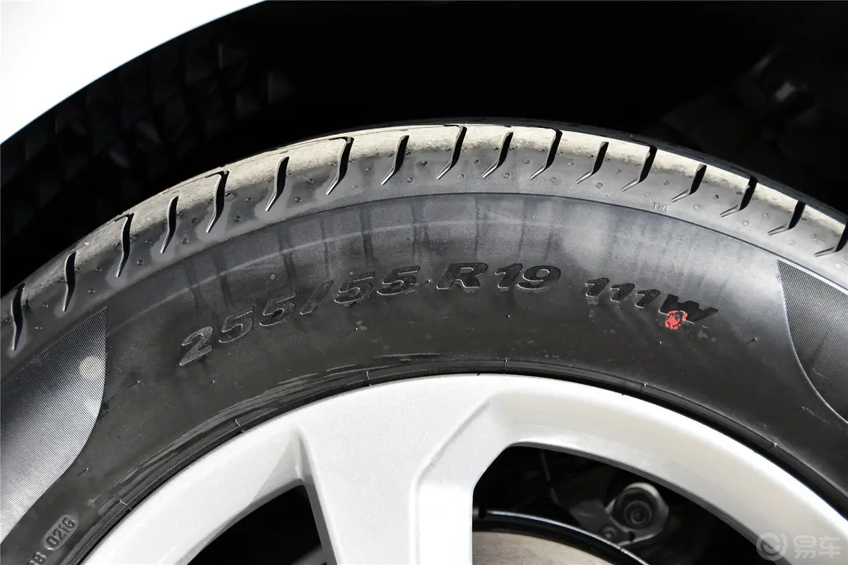 捷豹F-PACE2.0T 都市尊享版轮胎规格
