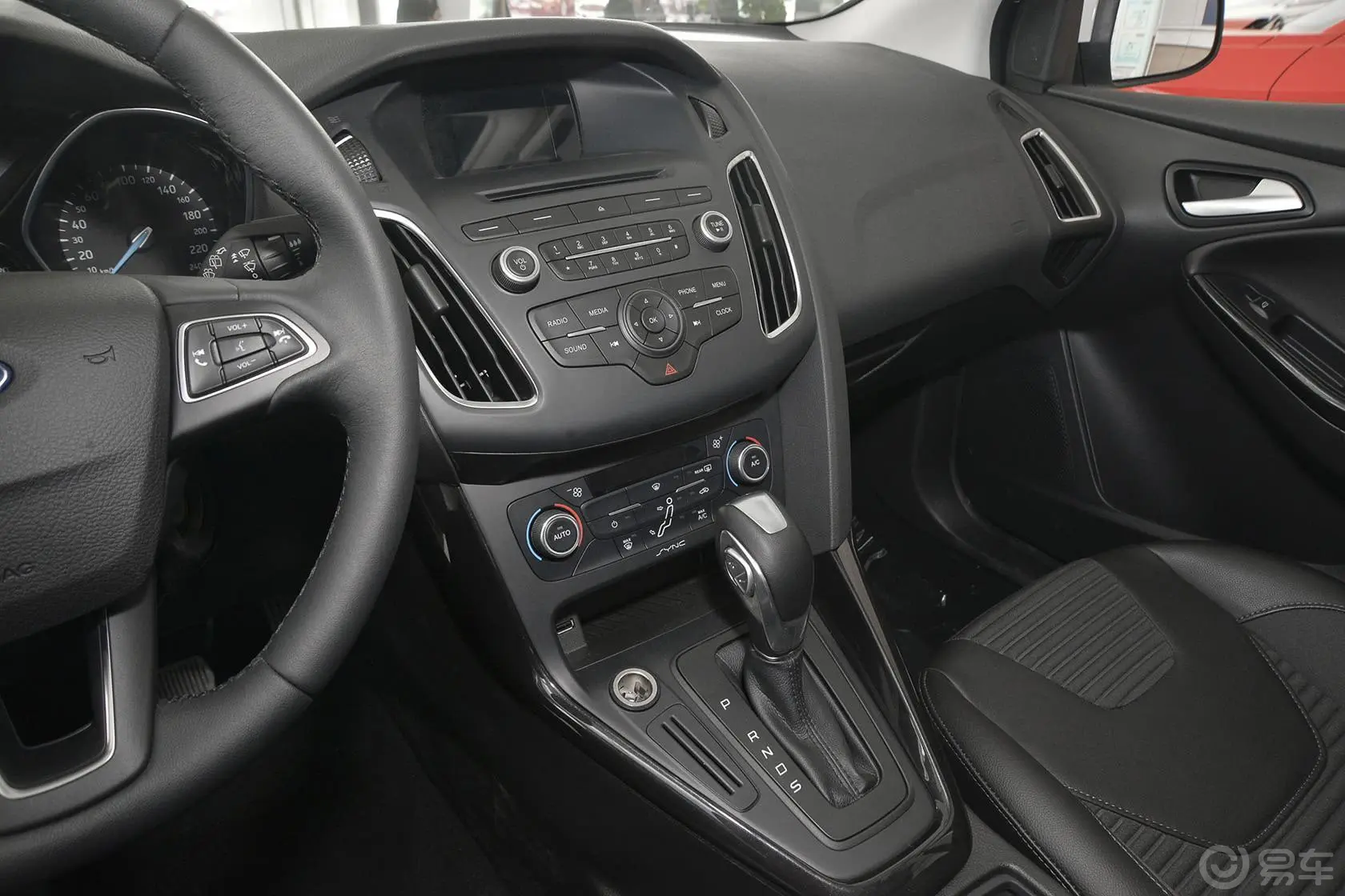 福克斯两厢 1.6L 自动舒适型中控台驾驶员方向