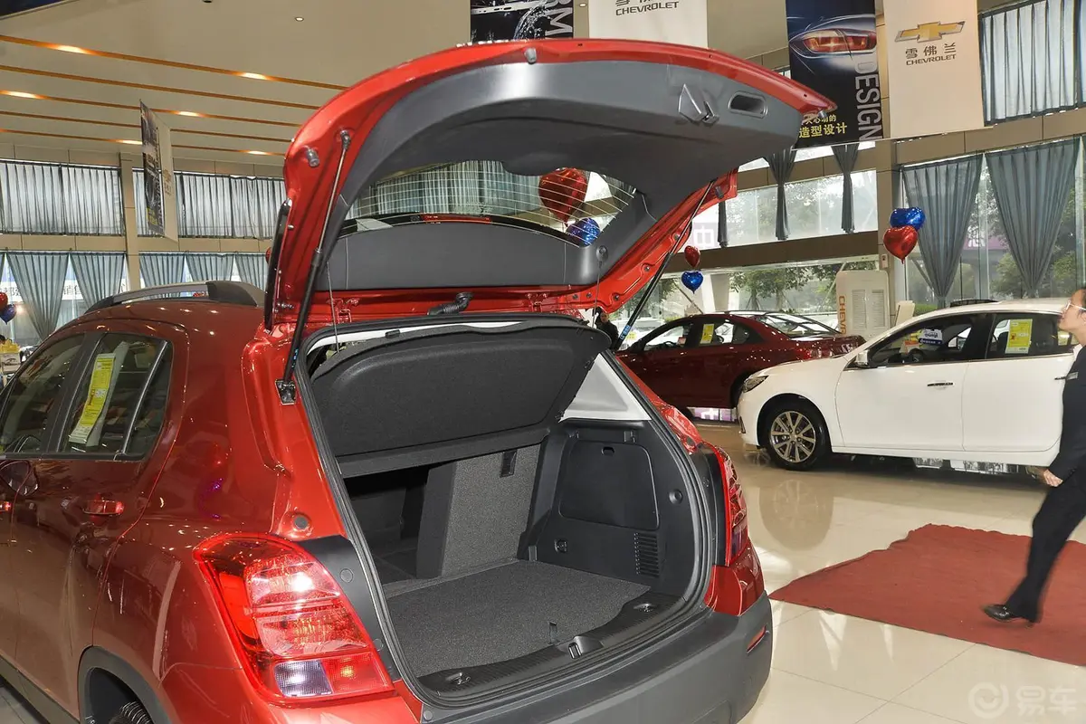 创酷1.4T 自动 舒适型天窗版行李厢开口范围
