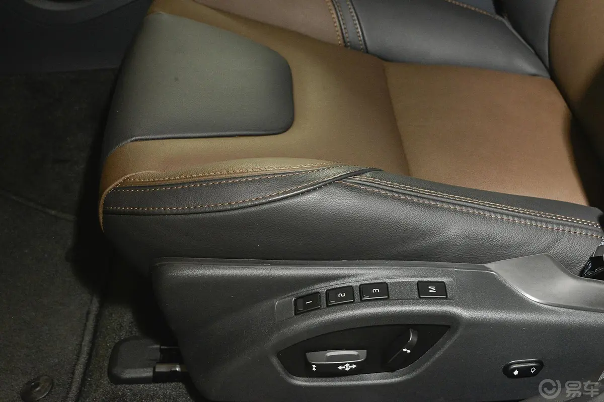 沃尔沃XC60T6 AWD 智越版座椅调节键