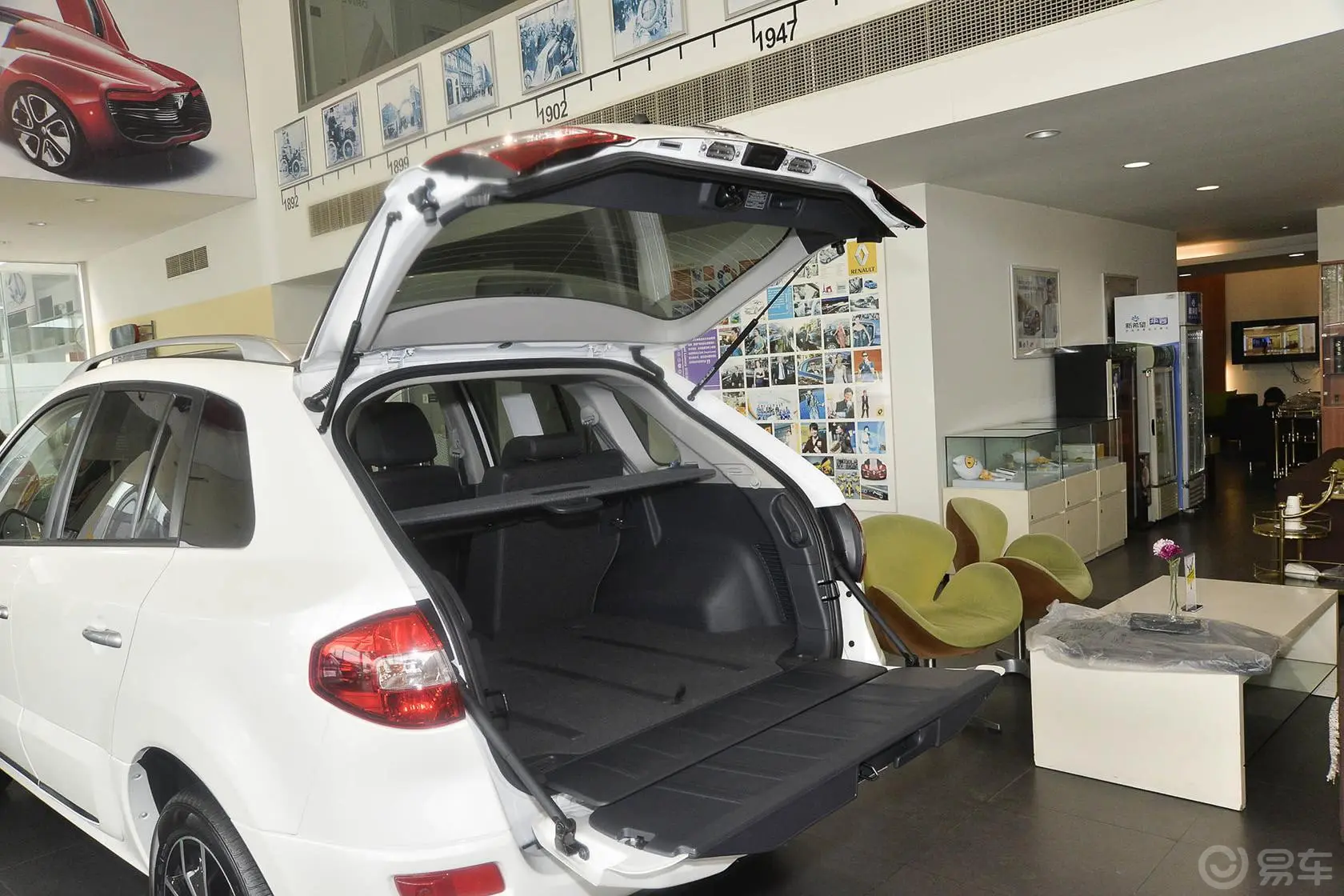 科雷傲(进口)2.5L 四驱 舒适运动版行李厢开口范围