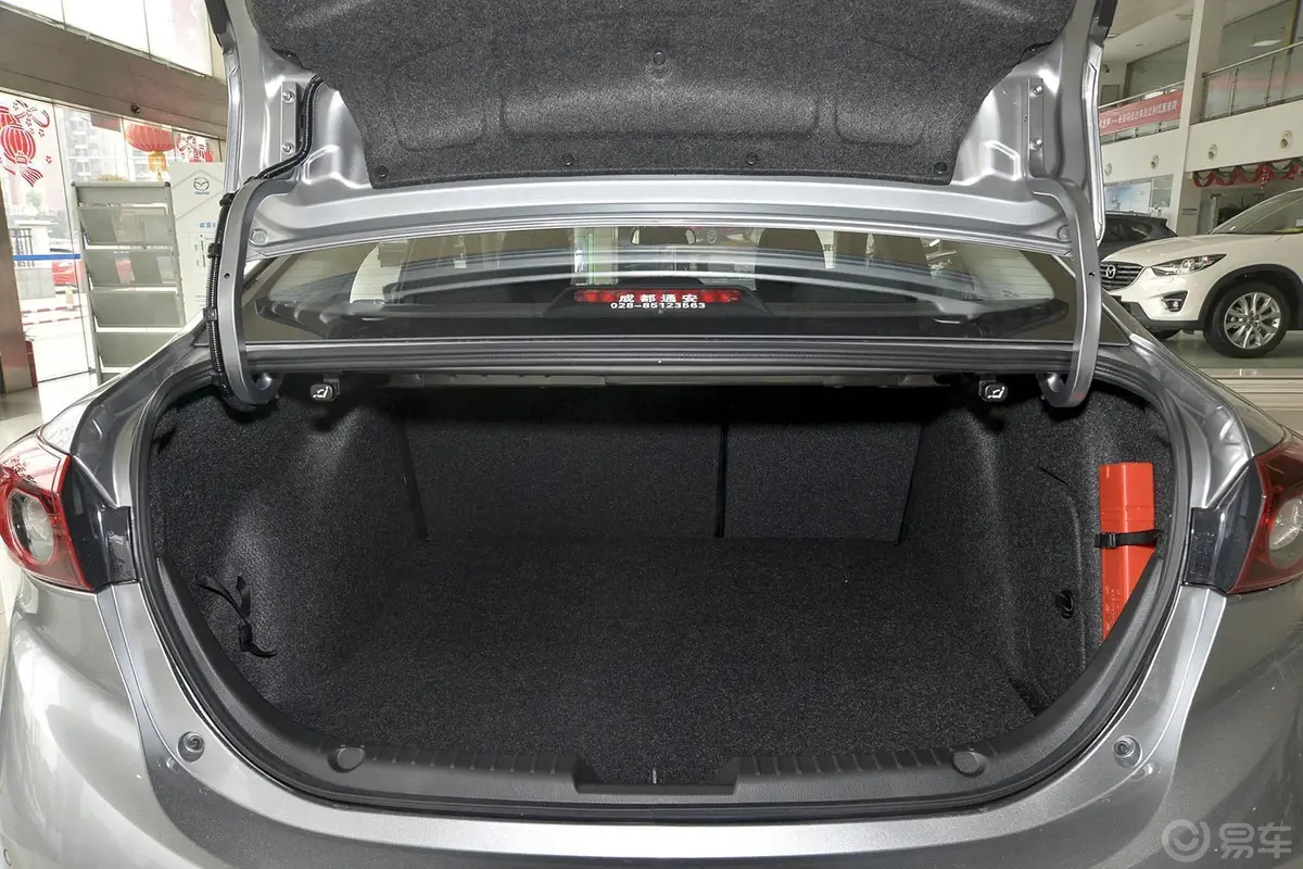 马自达3 昂克赛拉三厢 1.5L 自动 豪华型行李箱空间
