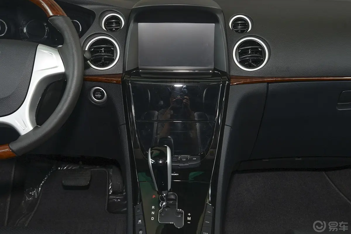 大7 SUV2.2T 手自一体 两驱 智慧版中控台整体