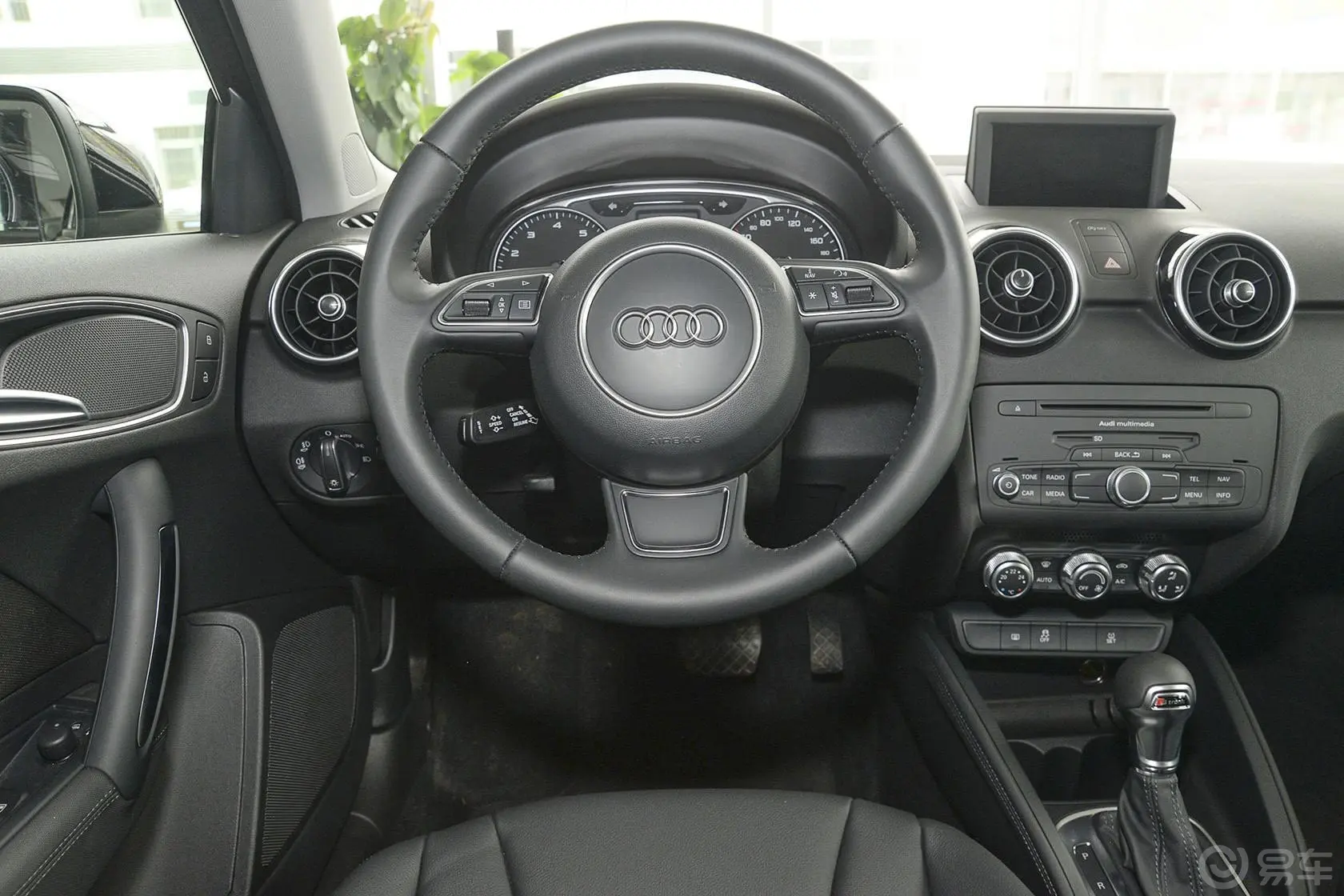 奥迪A1Sportback 30TFSI 舒适型驾驶位区域