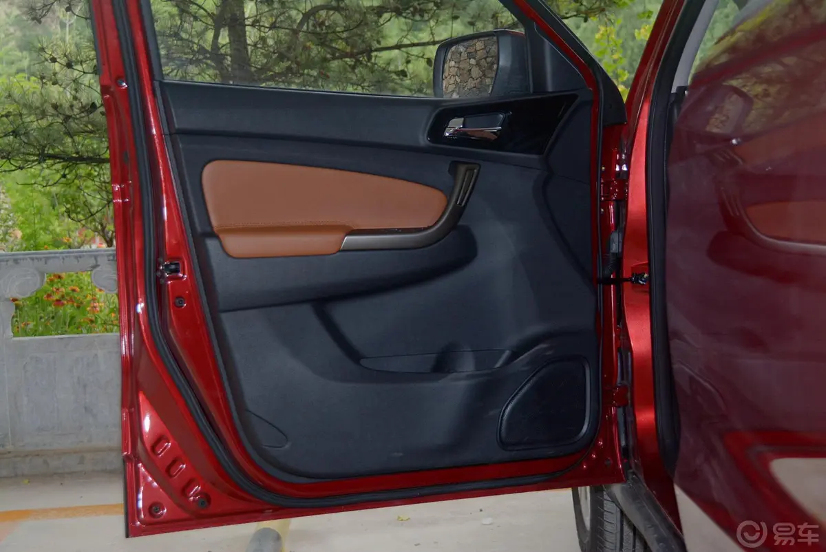 长安欧尚CX701.6L 手动 豪华版驾驶员侧车门内门板