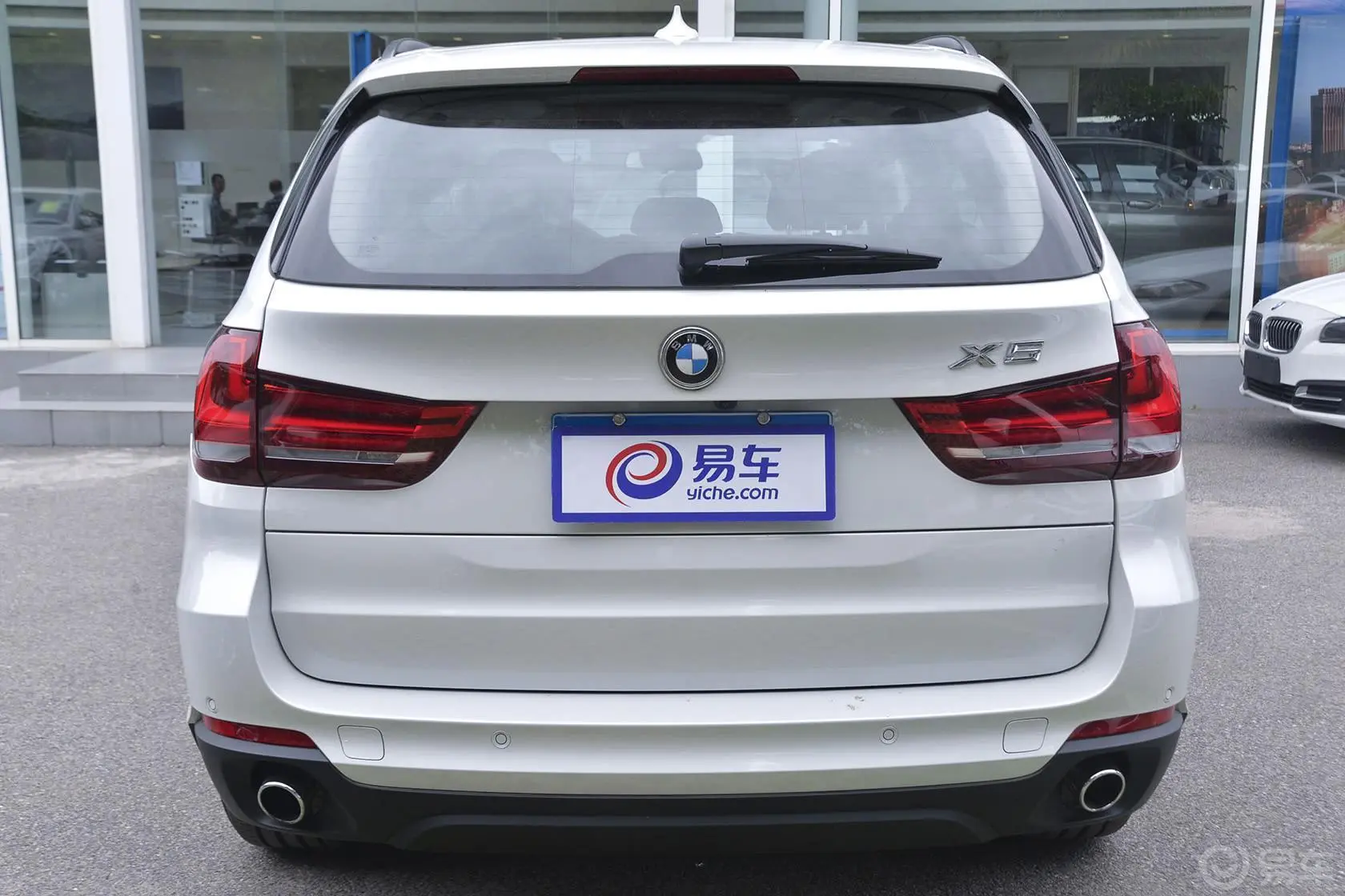 宝马X5(进口)xDrive28i正后水平