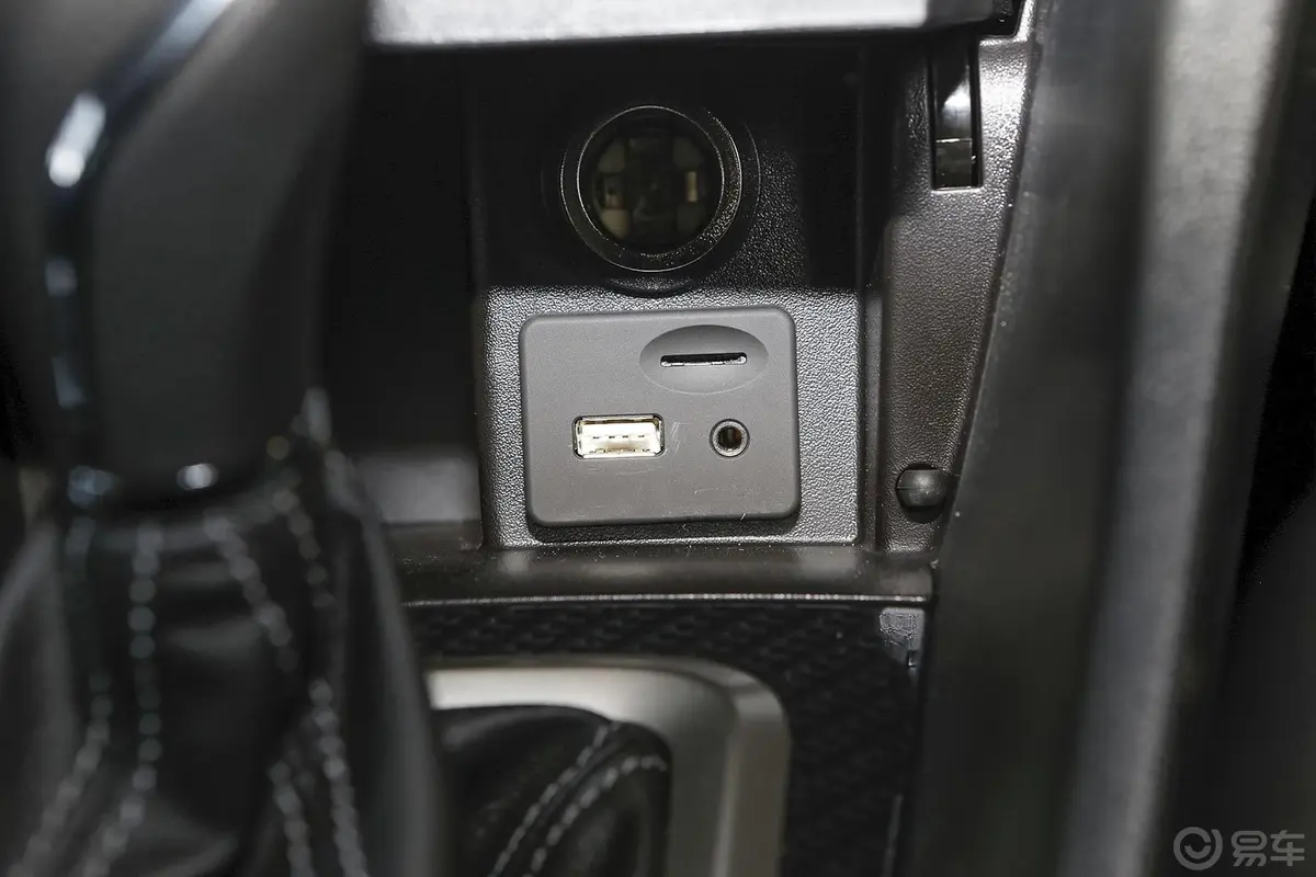 英朗15N 自动 豪华型USB接口
