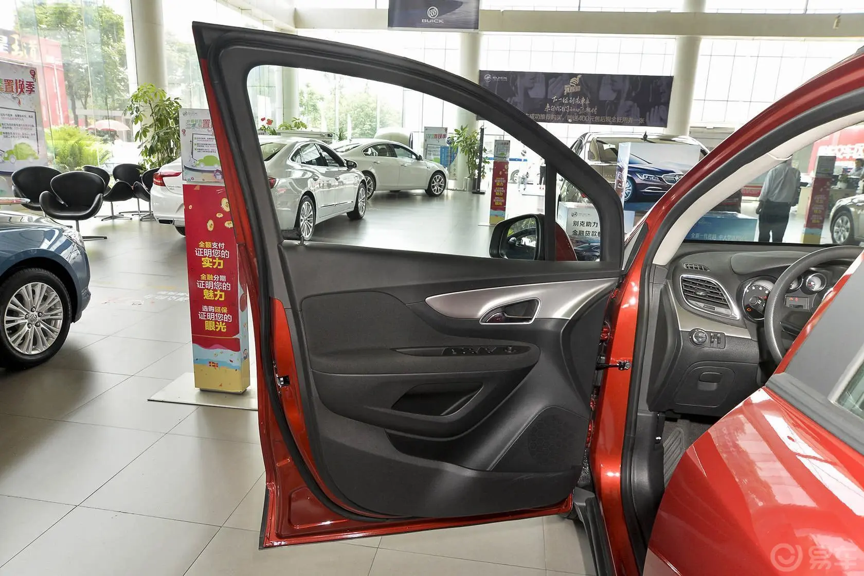 昂科拉1.4T G 自动 两驱 都市精英型驾驶员侧车门内门板