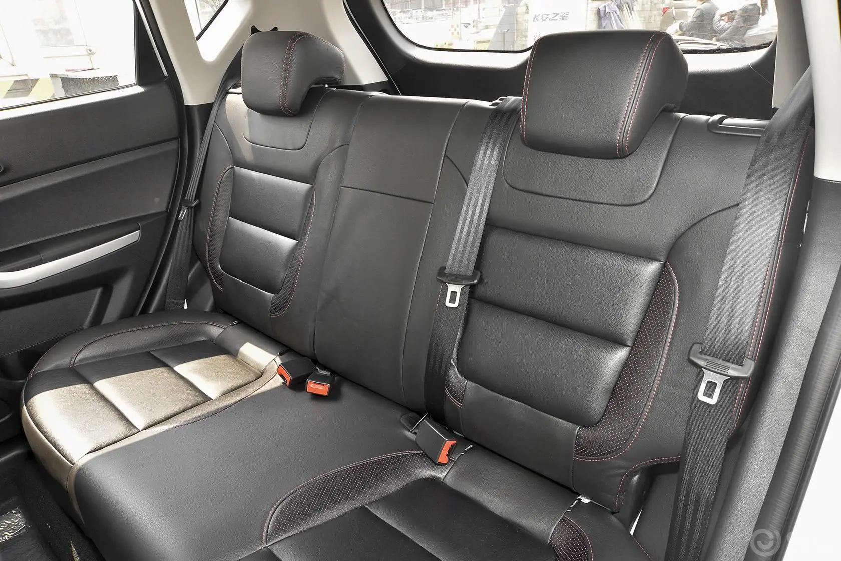 长安CS351.6L 自动 尊贵型 国4后排座椅