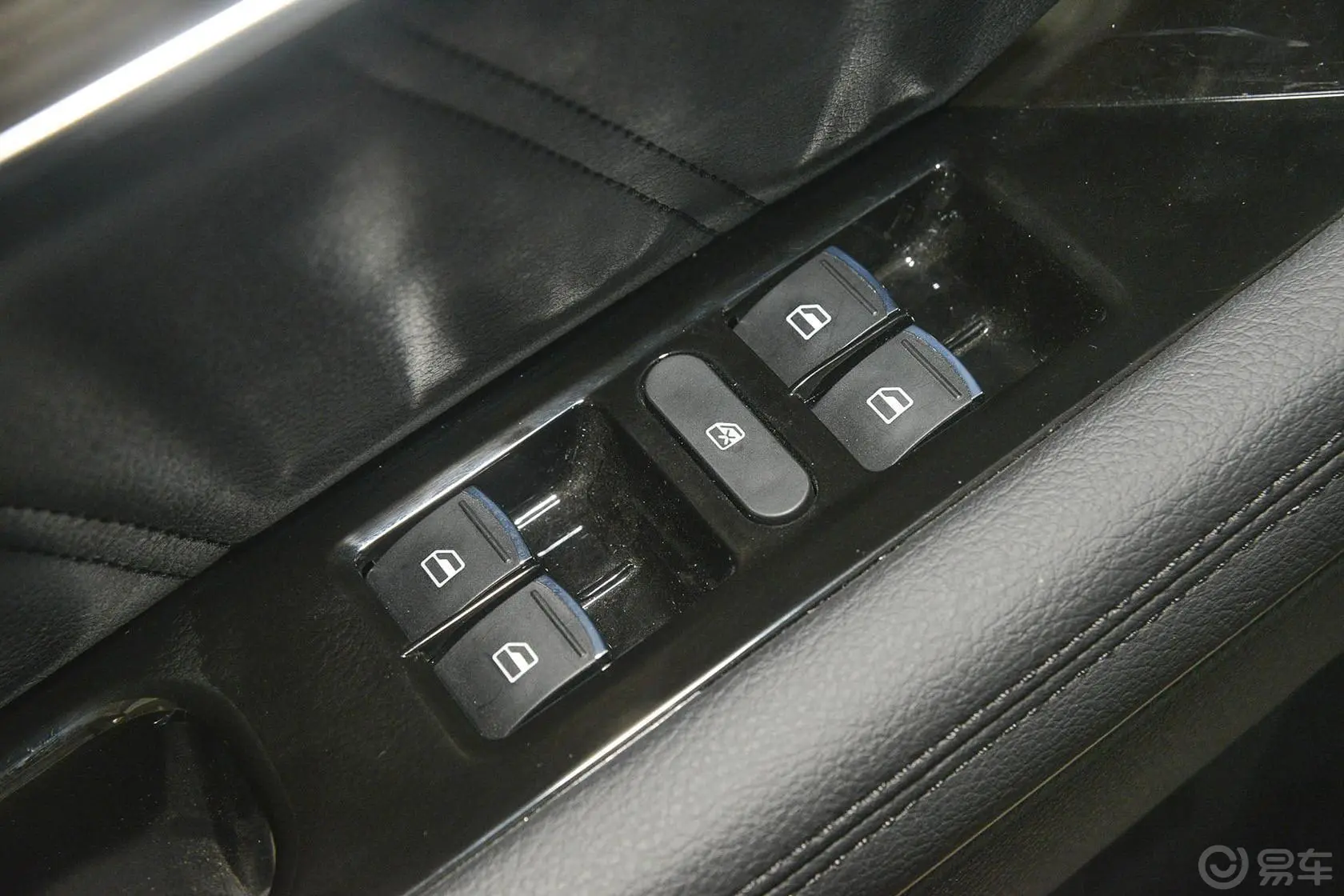 哈弗H6 Coupe改款 2.0T 手动 两驱 都市版车窗升降键