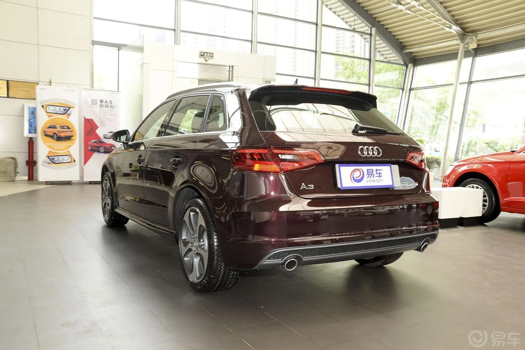 奥迪A3(进口)Sportback 45 TFSI S line 运动型侧后45度车头向左水平