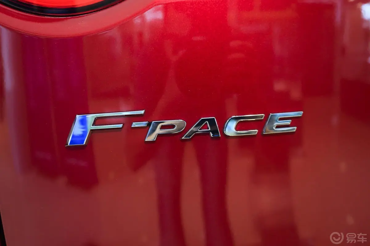 捷豹F-PACE2.0T R-SPORT运动版尾标