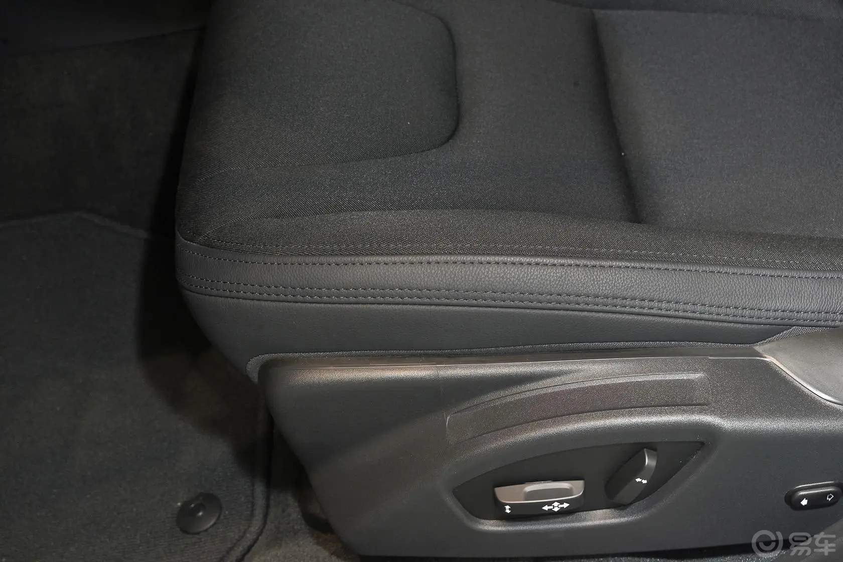 沃尔沃S60T3 智行版座椅调节键
