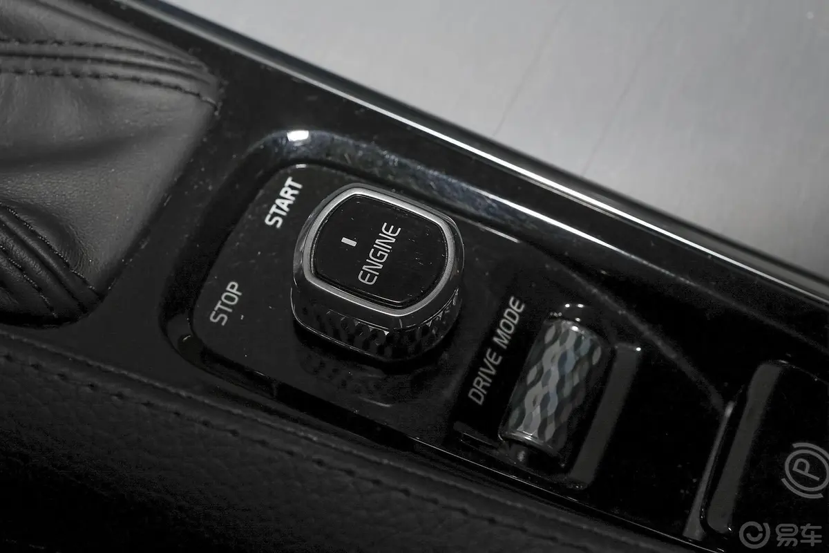 沃尔沃XC902.0T T6 智逸版 七座内饰