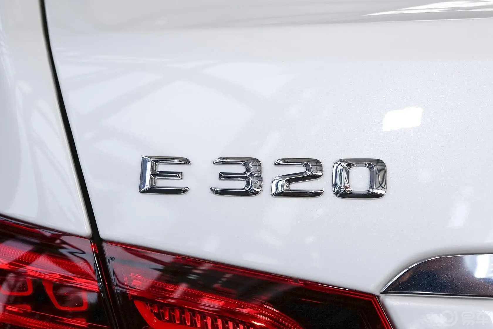 奔驰E级(进口)E320 Coupe尾标