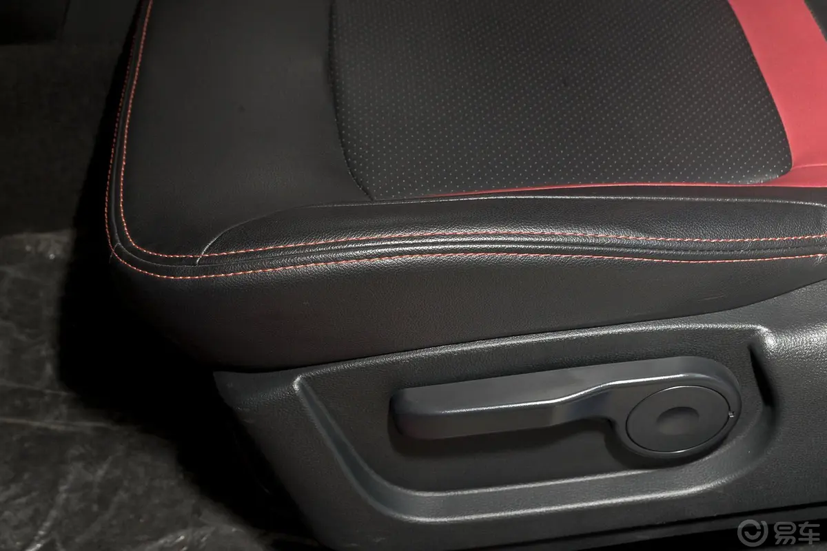 幻速H21.5L AMT 舒适版座椅调节键