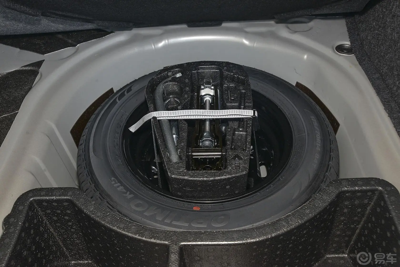 捷达质惠版 1.6L 手动舒适型备胎
