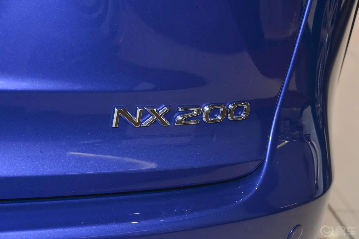 雷克萨斯NX200 锋行版尾标