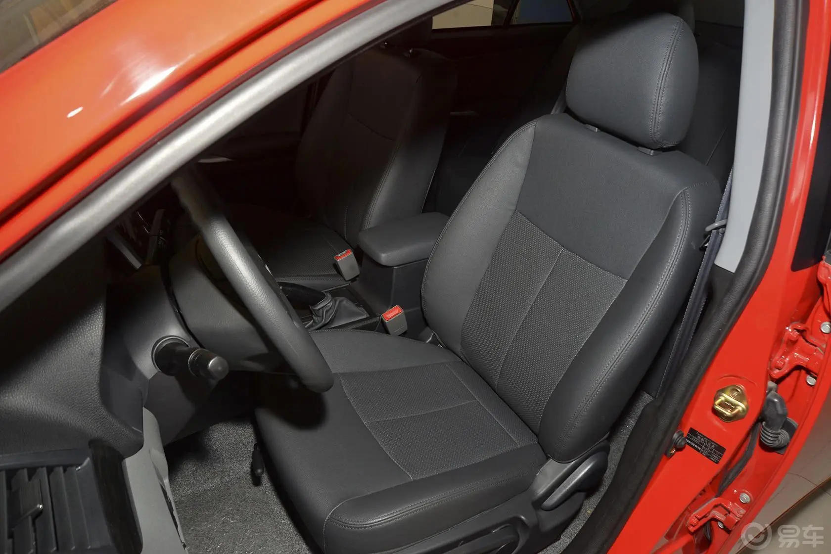 众泰Z300新视界版 1.5L 手动 豪华型驾驶员座椅