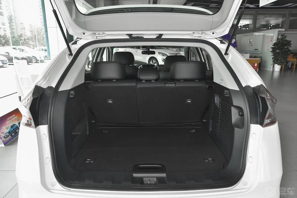 优6 SUV1.8T 魅力升级型行李箱空间