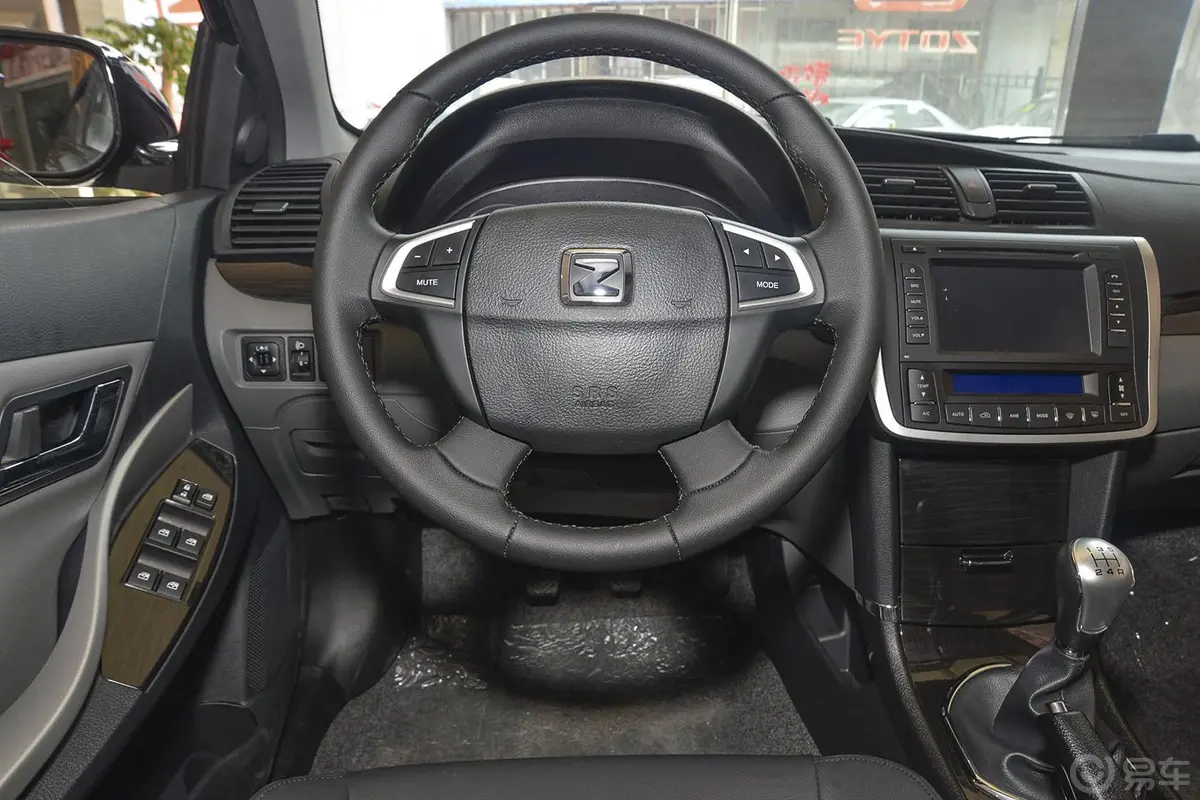众泰Z300新视界版 1.5L 手动 尊贵型驾驶位区域