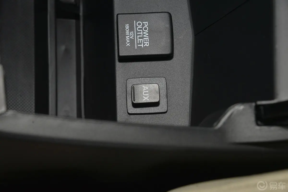 本田CR-V2.0L 两驱 都市版AUX接口