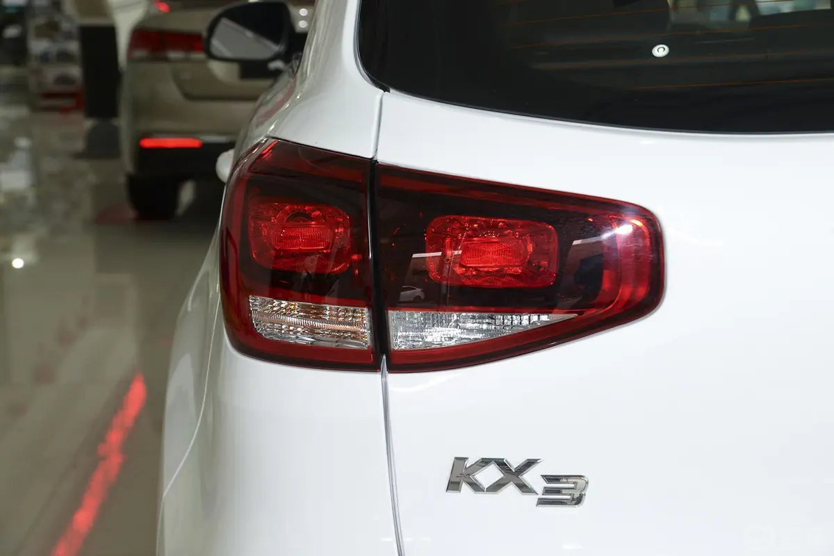 KX3傲跑2.0L 自动 两驱 DLX外观