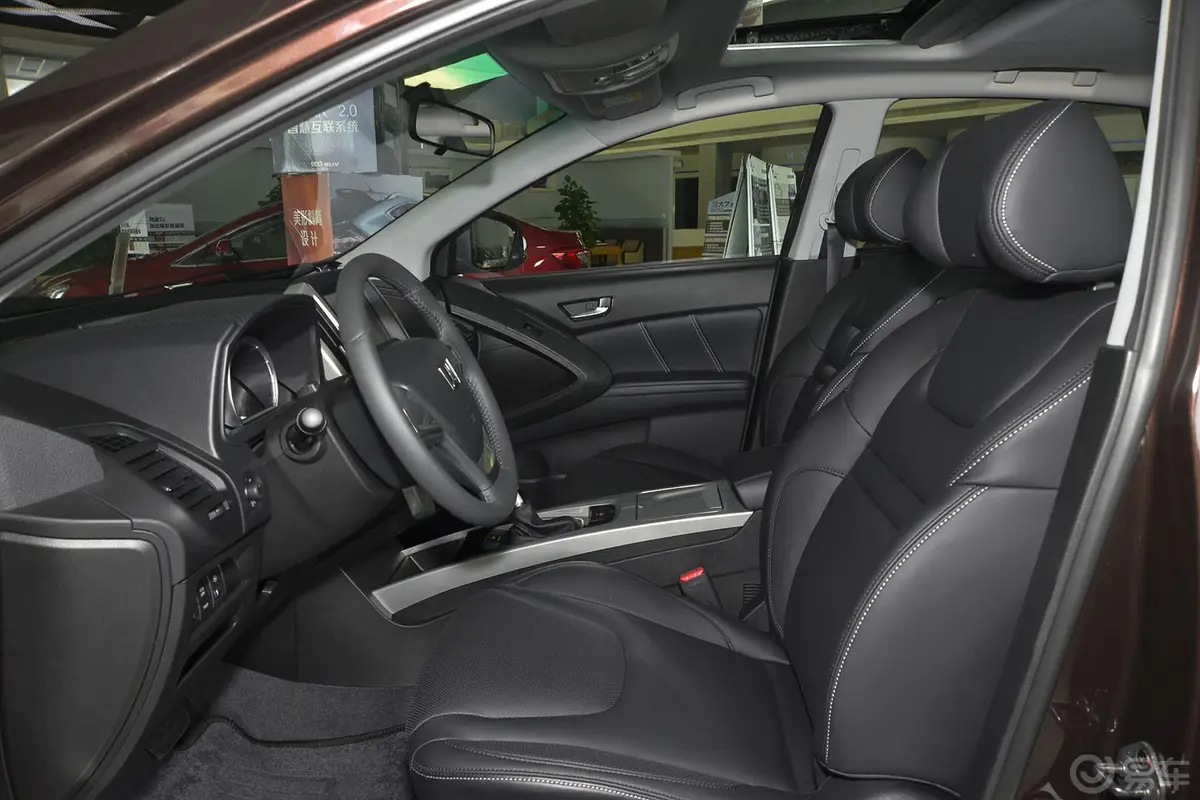 优6 SUV1.8T 自动 时尚升级型前排空间